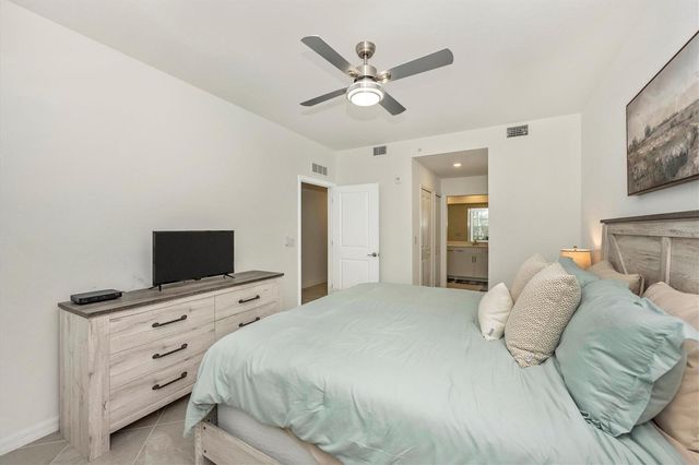 12550 GALAPAGOS STREET 104, Venice, FL 34293