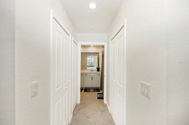 12550 GALAPAGOS STREET 104, Venice, FL 34293