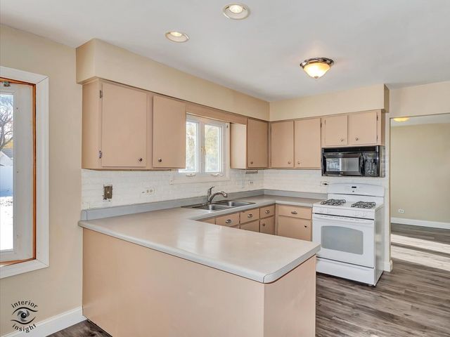 9 Hilltop Drive, Bourbonnais, IL 60914