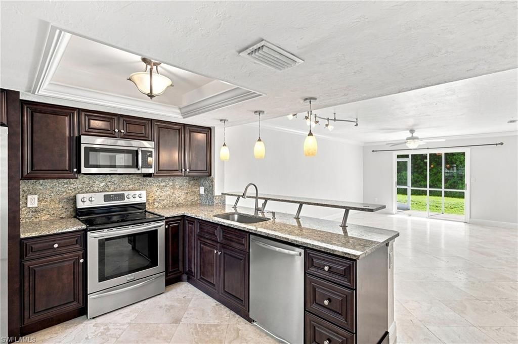 136 Cypress WAY E 4, NAPLES, FL 34110 — exterior