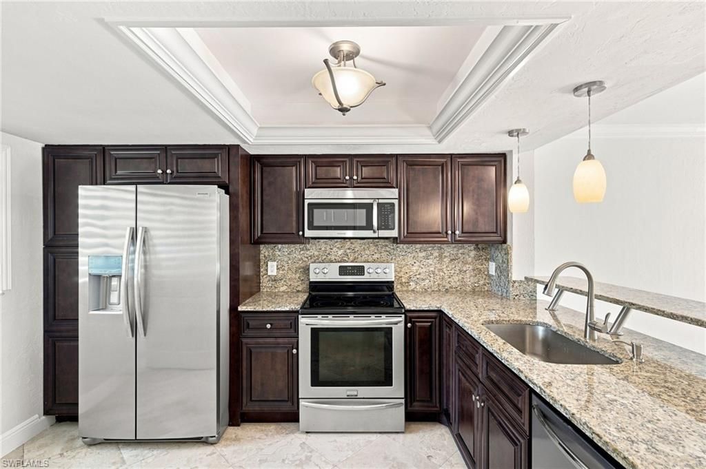 136 Cypress WAY E 4, NAPLES, FL 34110 — photo 2