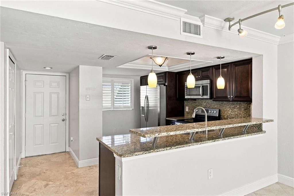 136 Cypress WAY E 4, NAPLES, FL 34110 — photo 3