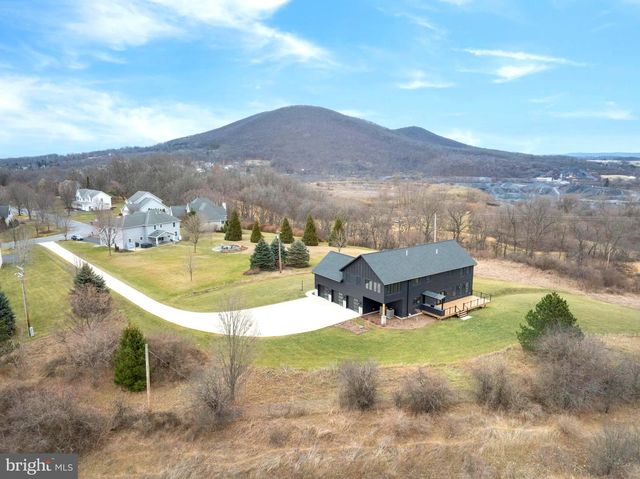 270 CLAREMONT AVE, State College, PA 16801