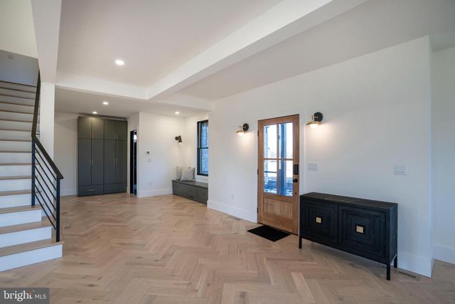 270 CLAREMONT AVE, State College, PA 16801