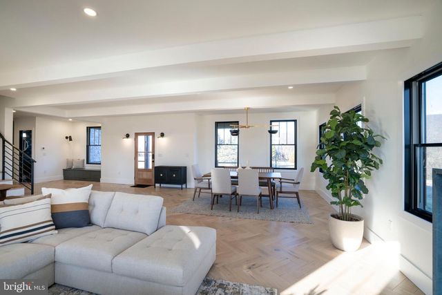 270 CLAREMONT AVE, State College, PA 16801