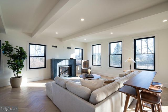 270 CLAREMONT AVE, State College, PA 16801