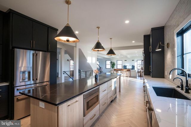 270 CLAREMONT AVE, State College, PA 16801