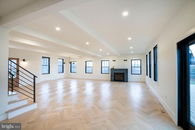 270 CLAREMONT AVE, State College, PA 16801