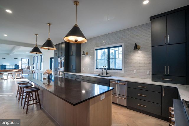 270 CLAREMONT AVE, State College, PA 16801