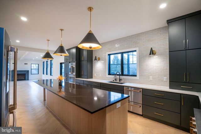 270 CLAREMONT AVE, State College, PA 16801