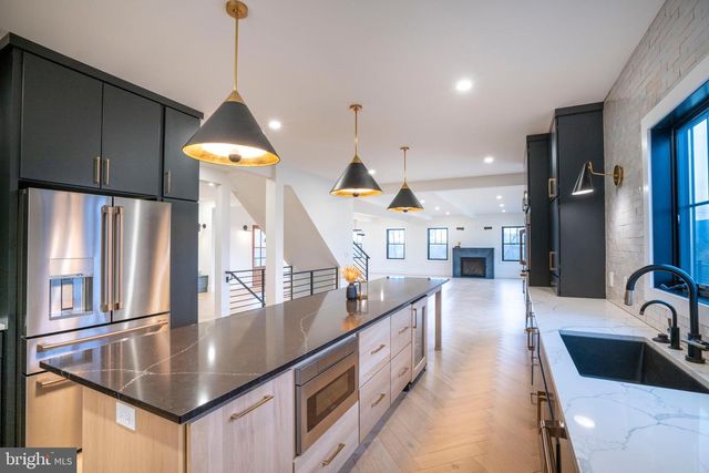 270 CLAREMONT AVE, State College, PA 16801