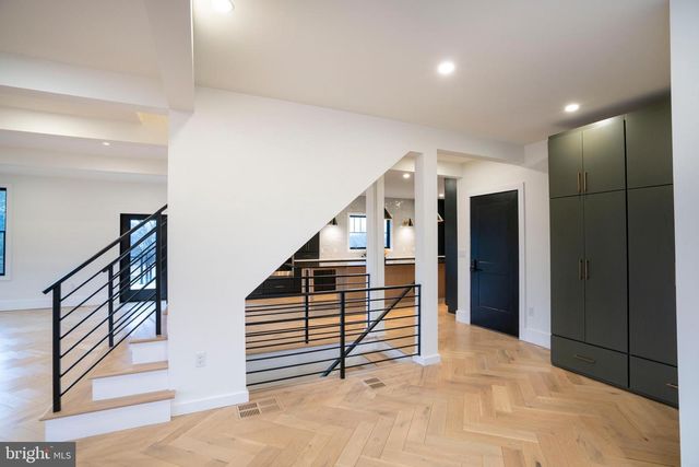 270 CLAREMONT AVE, State College, PA 16801