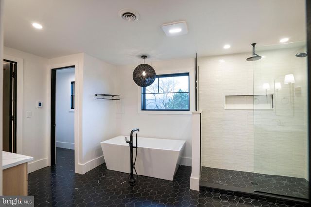 270 CLAREMONT AVE, State College, PA 16801