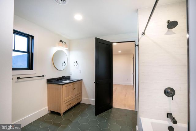 270 CLAREMONT AVE, State College, PA 16801