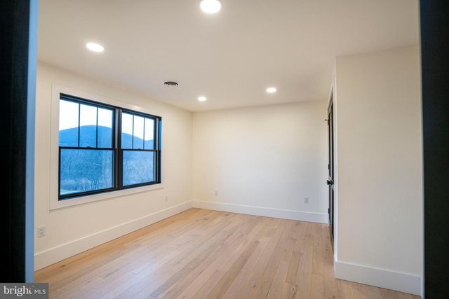 270 CLAREMONT AVE, State College, PA 16801