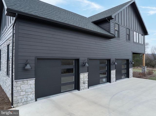 270 CLAREMONT AVE, State College, PA 16801