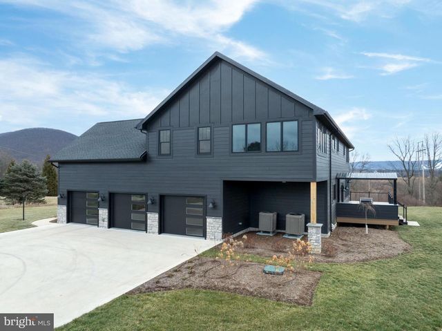 270 CLAREMONT AVE, State College, PA 16801