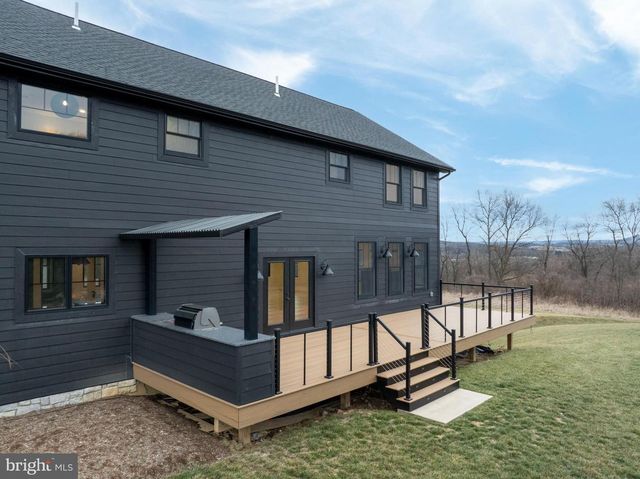 270 CLAREMONT AVE, State College, PA 16801