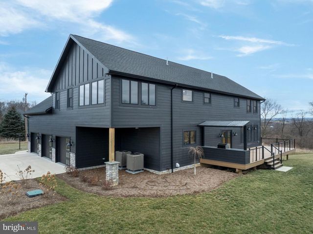 270 CLAREMONT AVE, State College, PA 16801