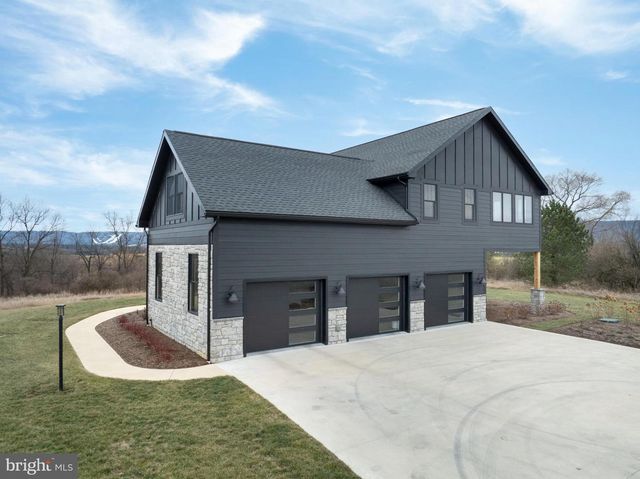 270 CLAREMONT AVE, State College, PA 16801