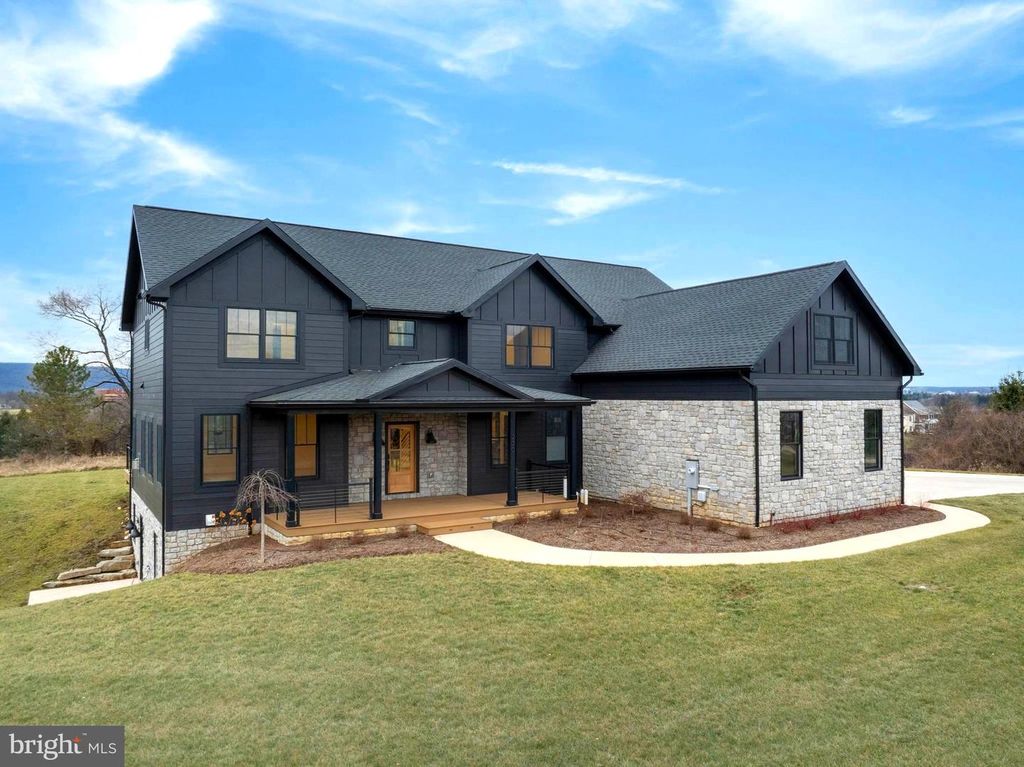 270 CLAREMONT AVE, State College, PA 16801