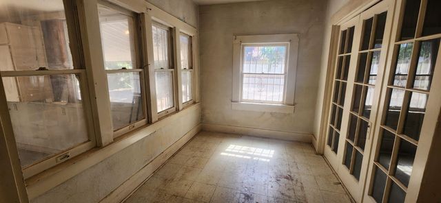 5469 E Tulare Avenue, Fresno, CA 93727