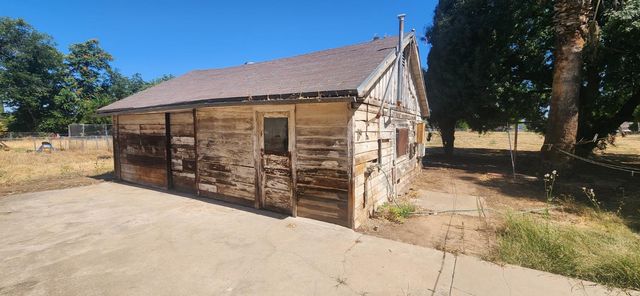 5469 E Tulare Avenue, Fresno, CA 93727