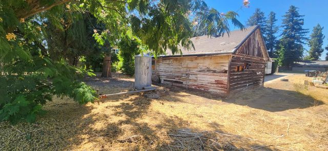 5469 E Tulare Avenue, Fresno, CA 93727