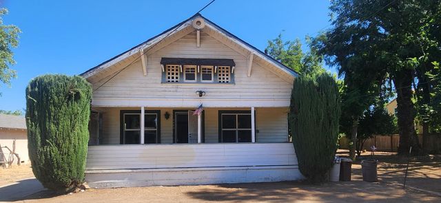 5469 E Tulare Avenue, Fresno, CA 93727