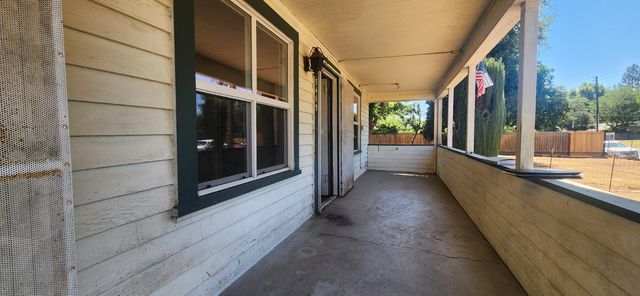 5469 E Tulare Avenue, Fresno, CA 93727