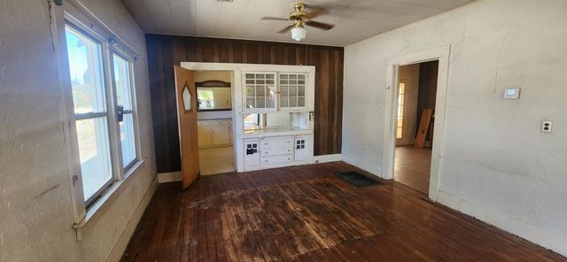 5469 E Tulare Avenue, Fresno, CA 93727