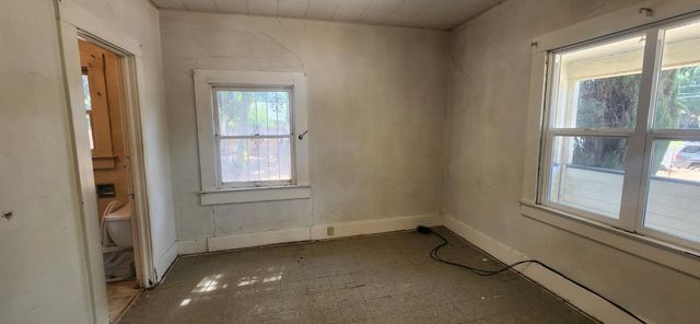 5469 E Tulare Avenue, Fresno, CA 93727