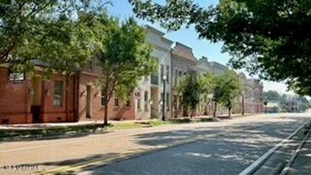 216 W Jackson Street, Ridgeland, MS 39157