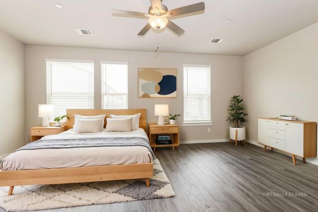305 N Centro Circle, Shenandoah, TX 77385