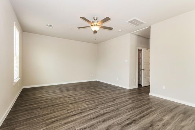 305 N Centro Circle, Shenandoah, TX 77385