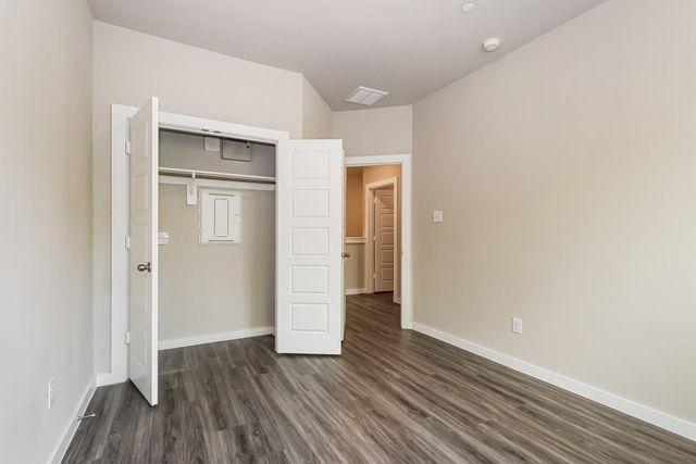 305 N Centro Circle, Shenandoah, TX 77385