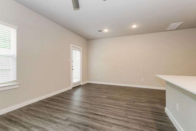 305 N Centro Circle, Shenandoah, TX 77385
