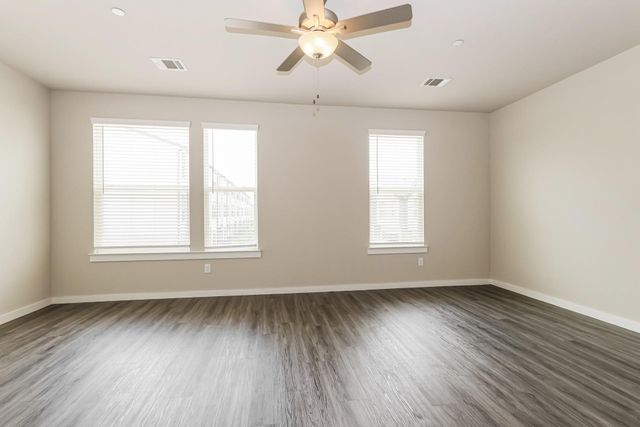 305 N Centro Circle, Shenandoah, TX 77385