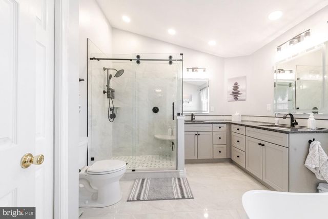 330 MEADOWBROOK DR, Monroeville, NJ 08343