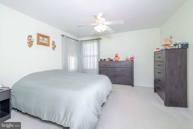 330 MEADOWBROOK DR, Monroeville, NJ 08343