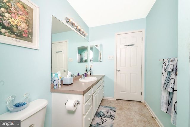 330 MEADOWBROOK DR, Monroeville, NJ 08343