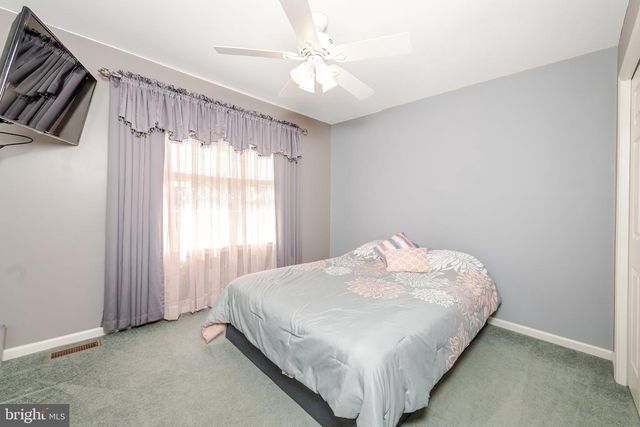 330 MEADOWBROOK DR, Monroeville, NJ 08343