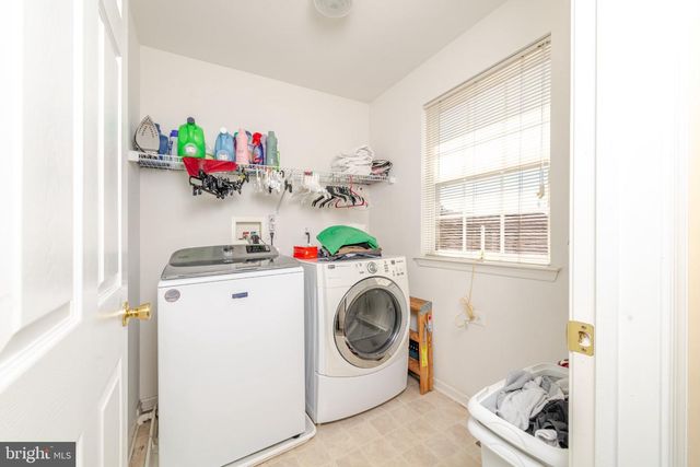 330 MEADOWBROOK DR, Monroeville, NJ 08343