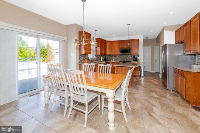 330 MEADOWBROOK DR, Monroeville, NJ 08343