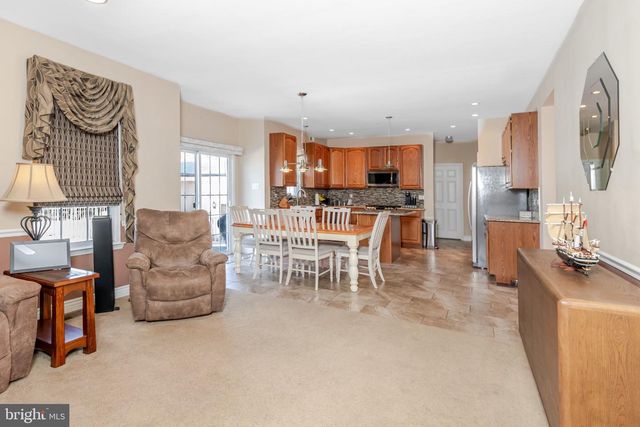 330 MEADOWBROOK DR, Monroeville, NJ 08343