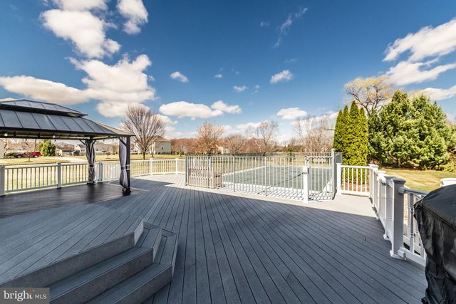 330 MEADOWBROOK DR, Monroeville, NJ 08343