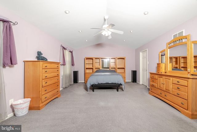 330 MEADOWBROOK DR, Monroeville, NJ 08343