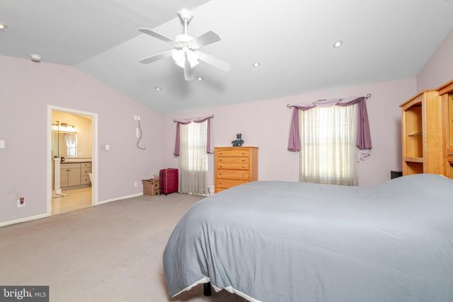 330 MEADOWBROOK DR, Monroeville, NJ 08343