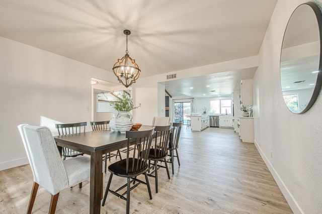 6784 N Valentine Avenue, Fresno, CA 93711