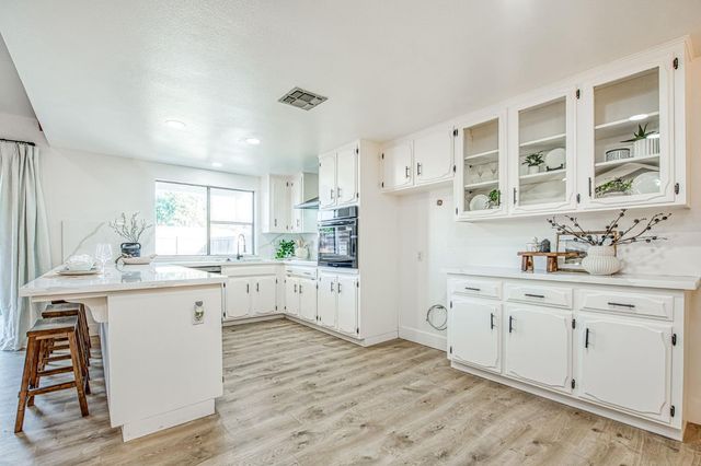 6784 N Valentine Avenue, Fresno, CA 93711